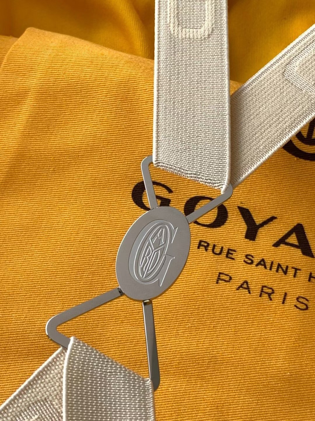 G09ard purse