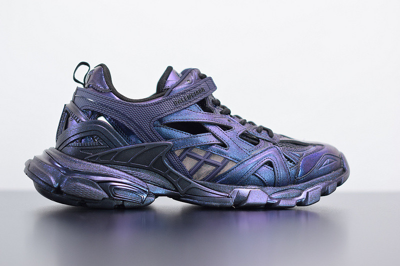 bc track sneaker
