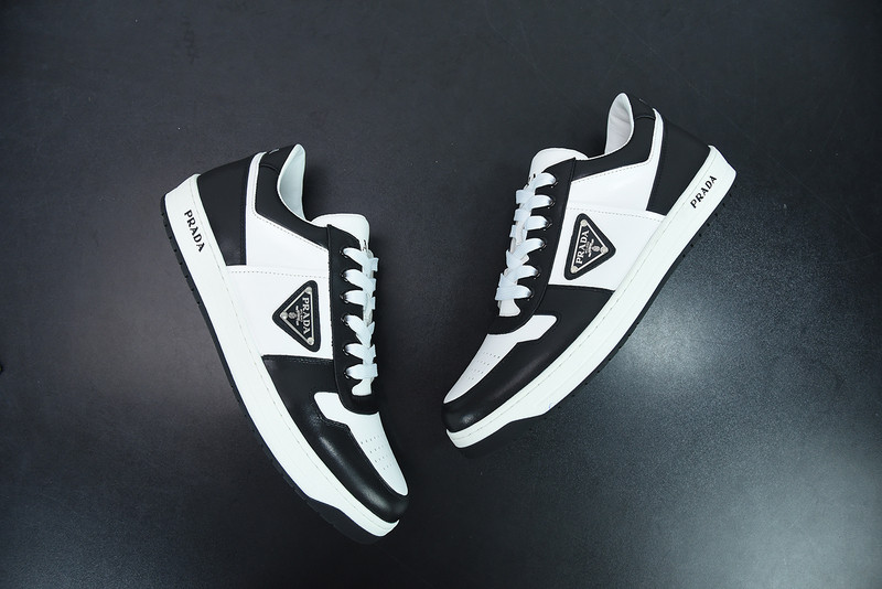 pr sneaker
