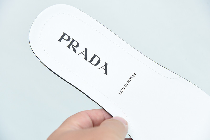 pr sneaker