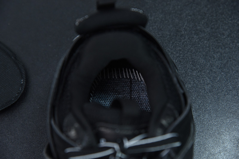 bc track sneaker