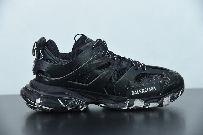 bc track sneaker