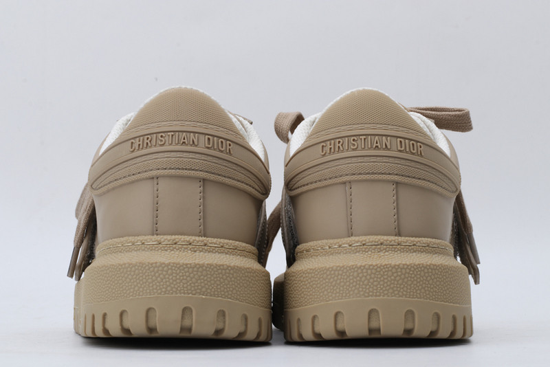 dio* sneaker