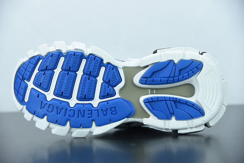 bc track sneaker