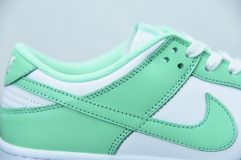 nike sb dunk low green glow dd1503-105