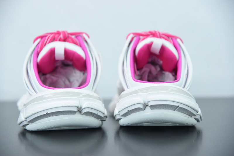 bc track sneaker