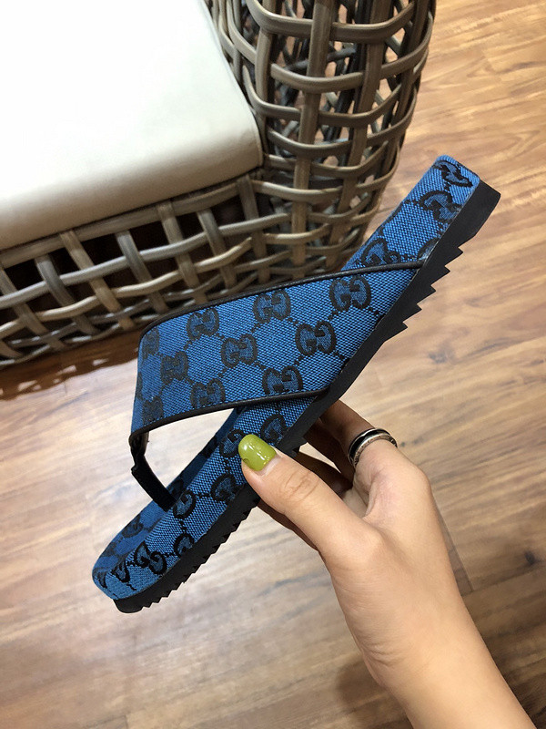 g*u*i sandals