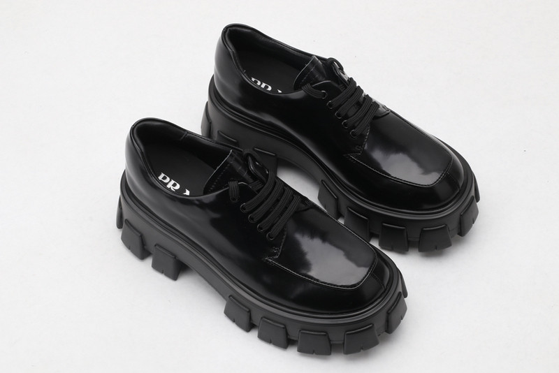 pr sneaker
