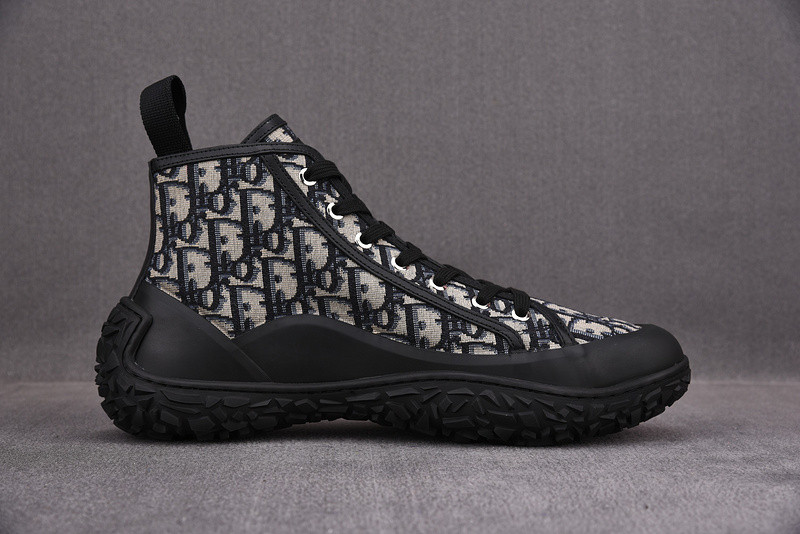 dio* sneaker