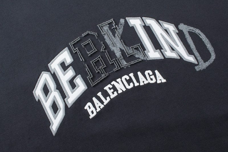Ba*len*cia*ga clothes