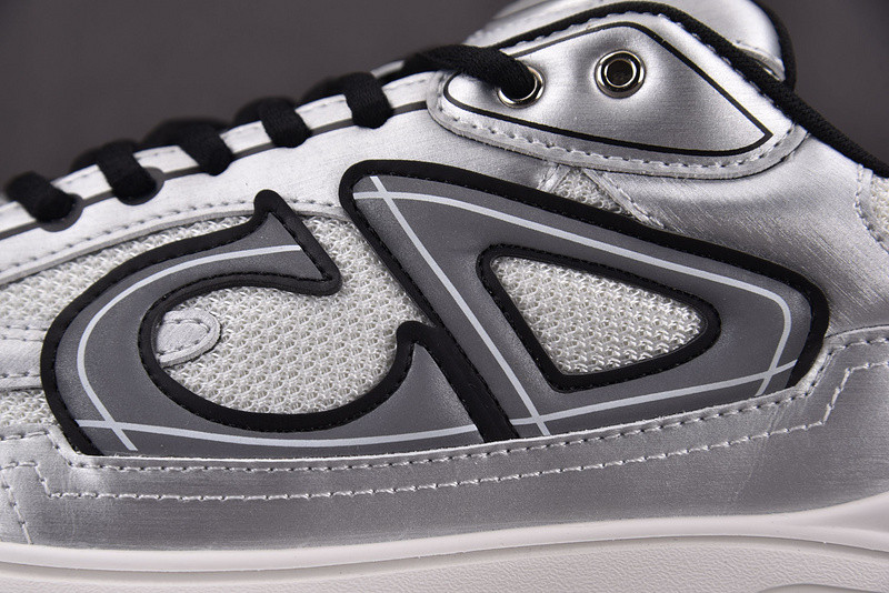 dio* sneaker