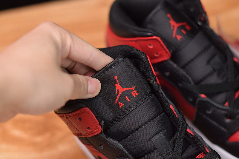 air jordan 1 mid "gym red" 554724-610