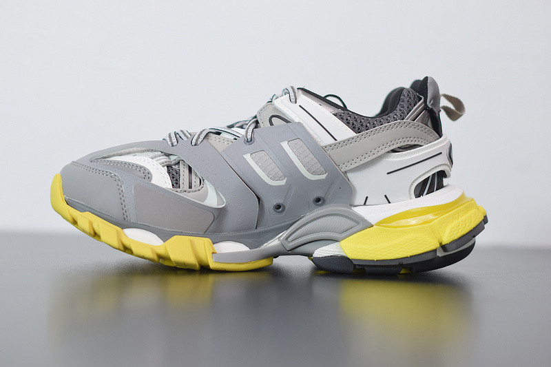 bc track sneaker