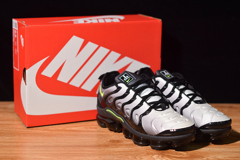 nike air vapormax plus "neon 95" 924453-009