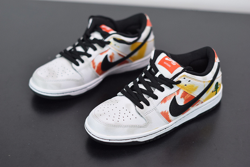 nike sb dunk low “raygun tie-dye” bq6832-101