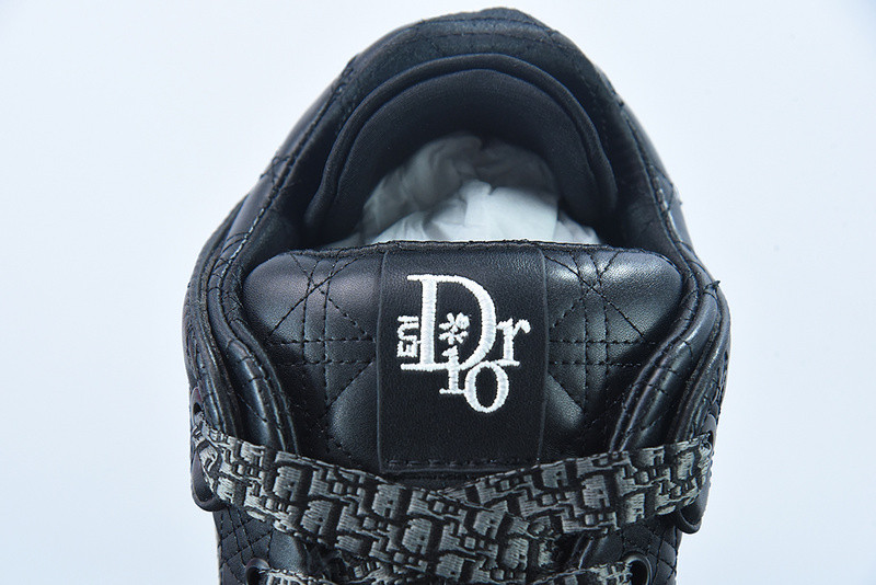 dio* sneaker