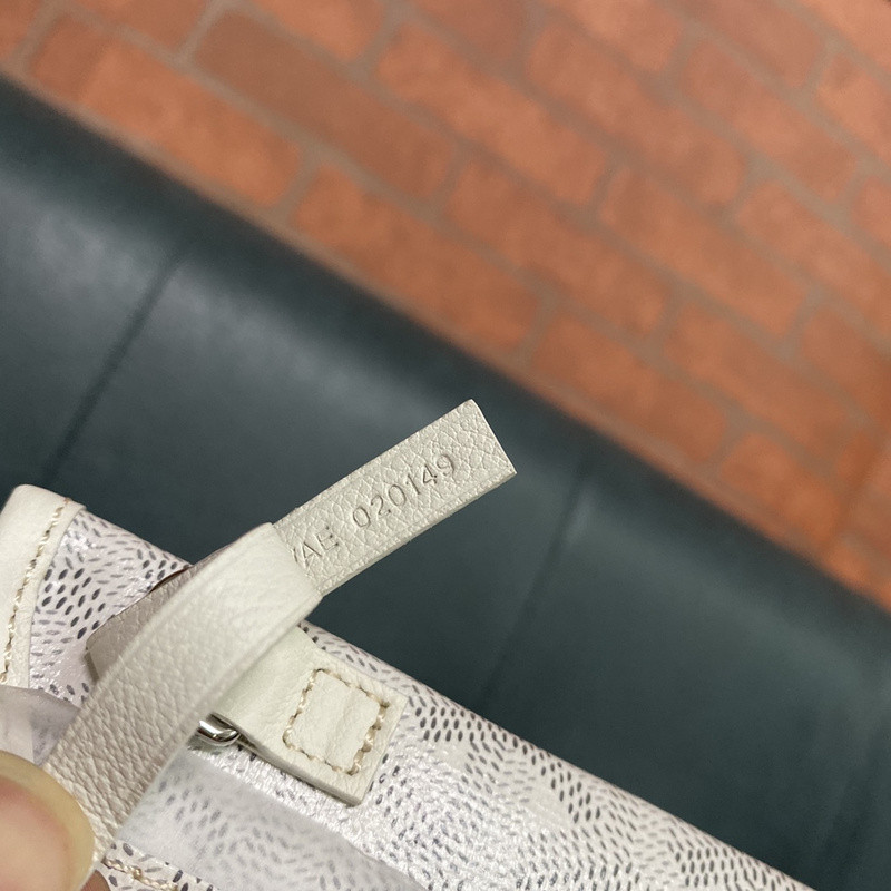 G09ard purse