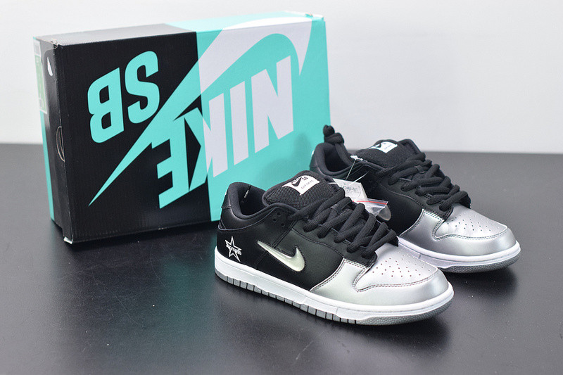 nike sb dunk low S*p*e jewelswh silver ck3480-001