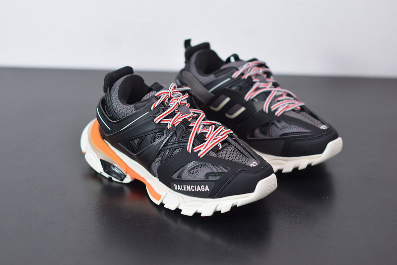 bc track sneaker