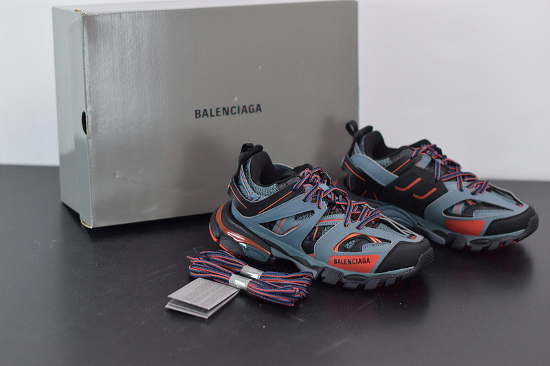bc track sneaker