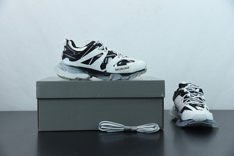 bc track sneaker