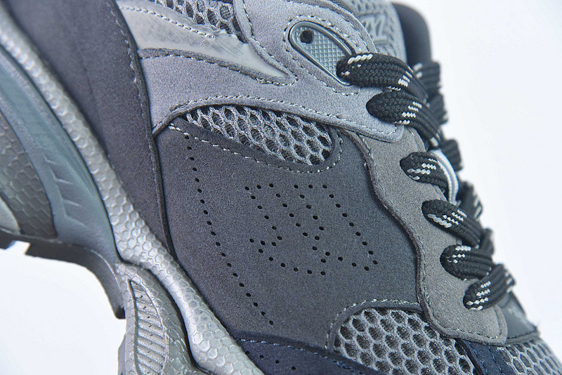 bc xl sneakers