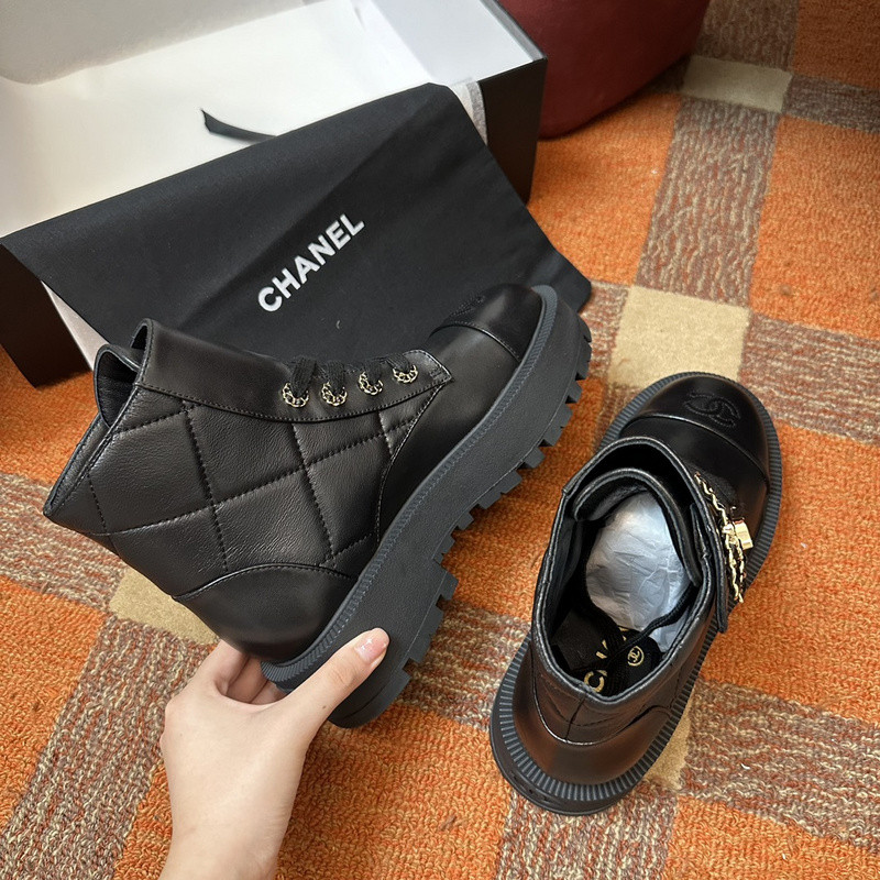 Ch*el sneaker