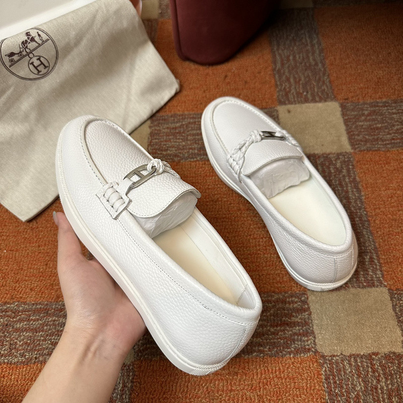 H**me5 sneaker