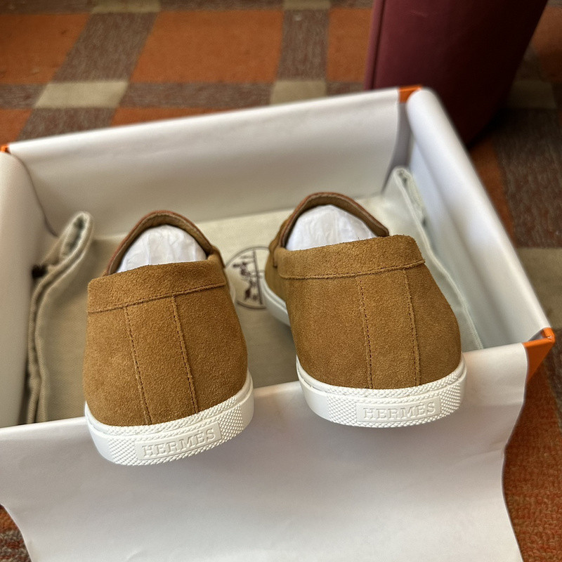 H**me5 sneaker
