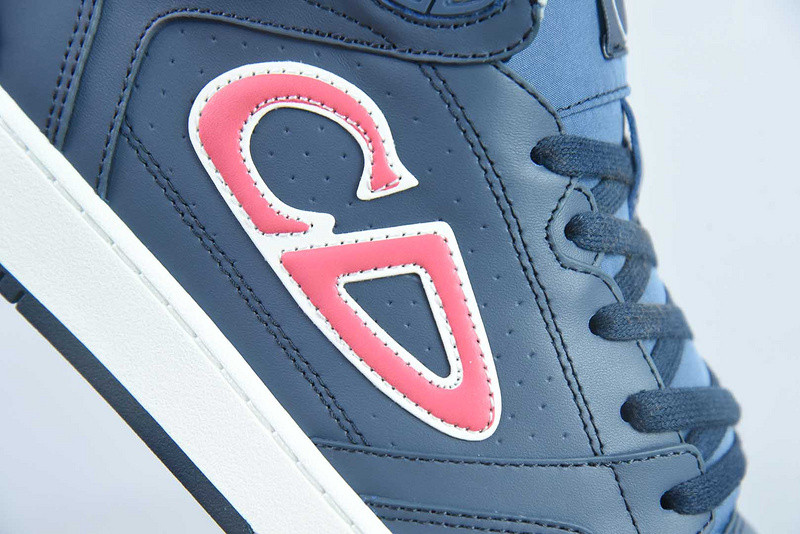 DIO* SNEAKER
