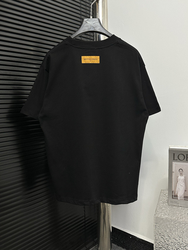 Ba1en*iaga clothes
