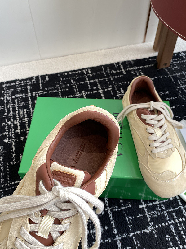 b0tt*ga Ven*ta sneaker