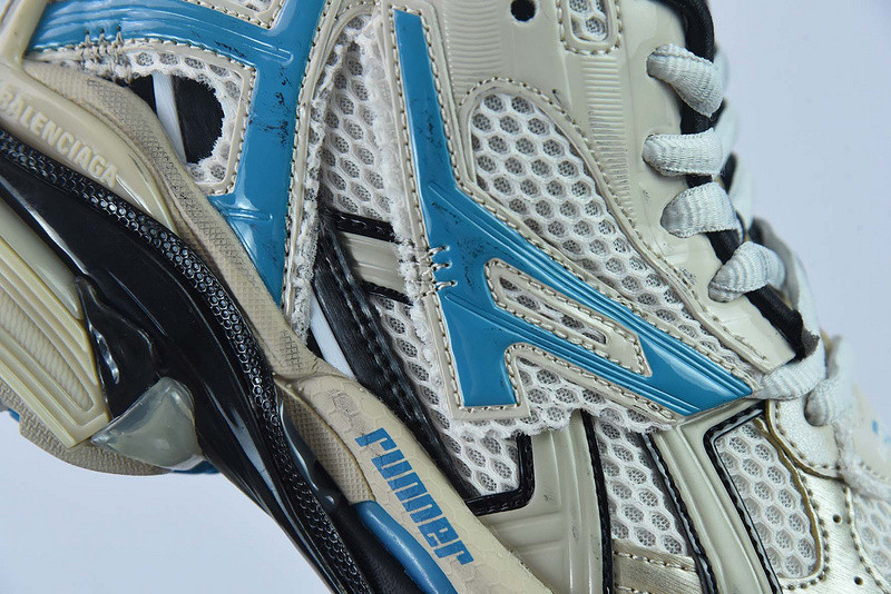 Ba*len*cia*ga runner sneaker