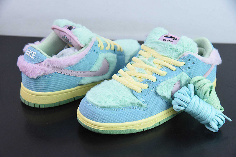 verdy x nike sb dunk low “visty” fn6040-400