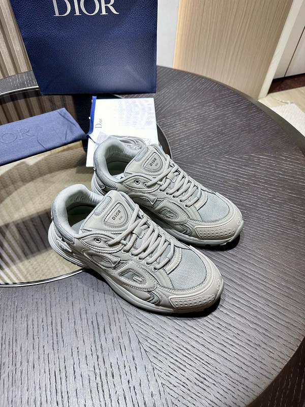 dio* sneaker