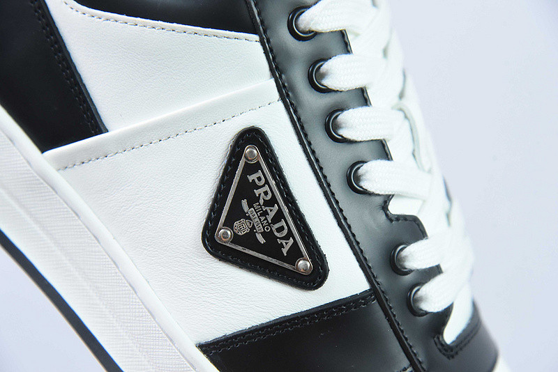 pr sneaker