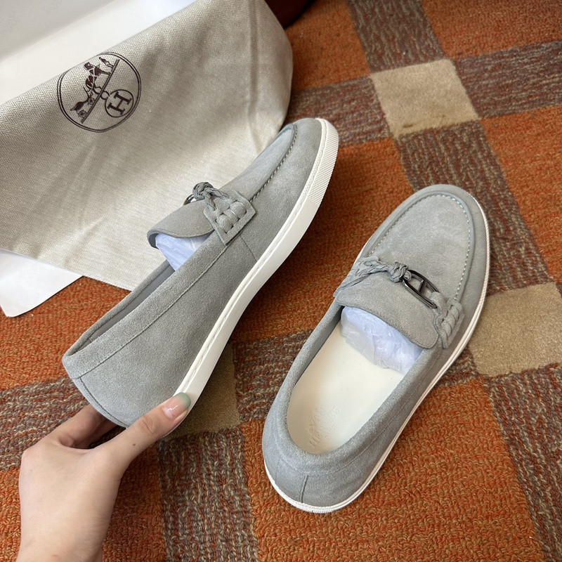 H**me5 sneaker