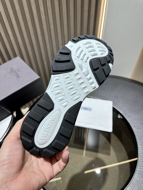 Va1e*ntin0 sneaker