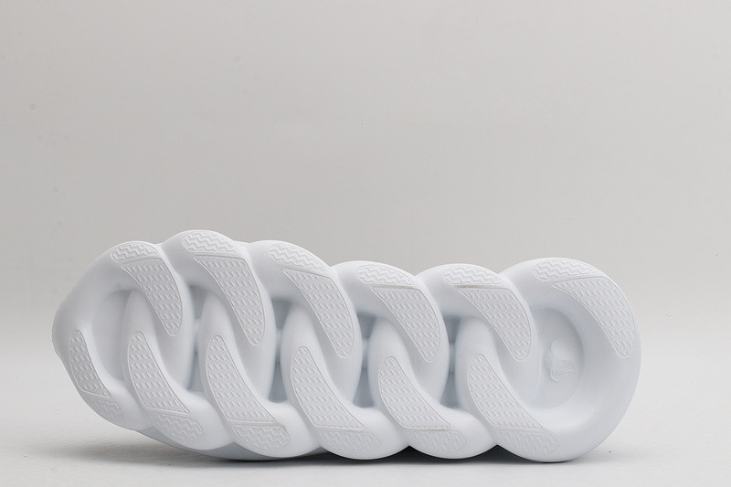 vs chain reaction sneakers