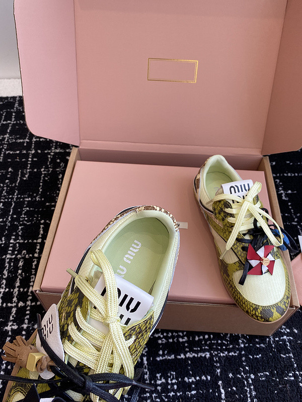 M1um1u sneaker