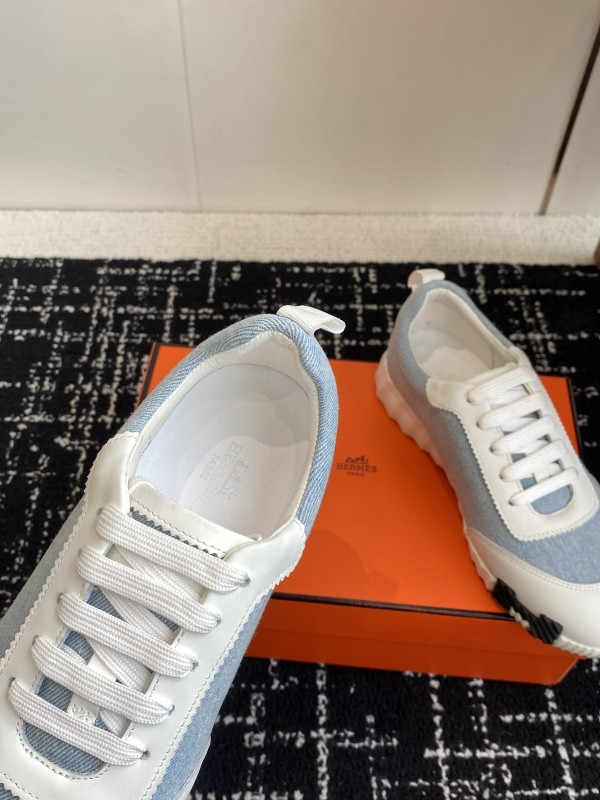 H**me5 sneaker