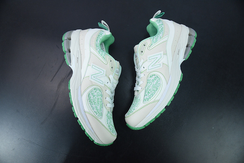 new balance sneaker