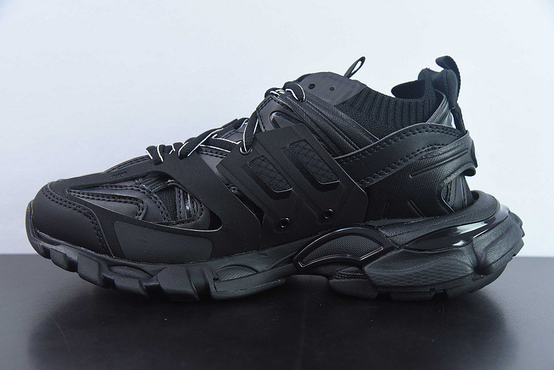 bc track sneaker