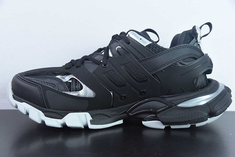 bc track sneaker