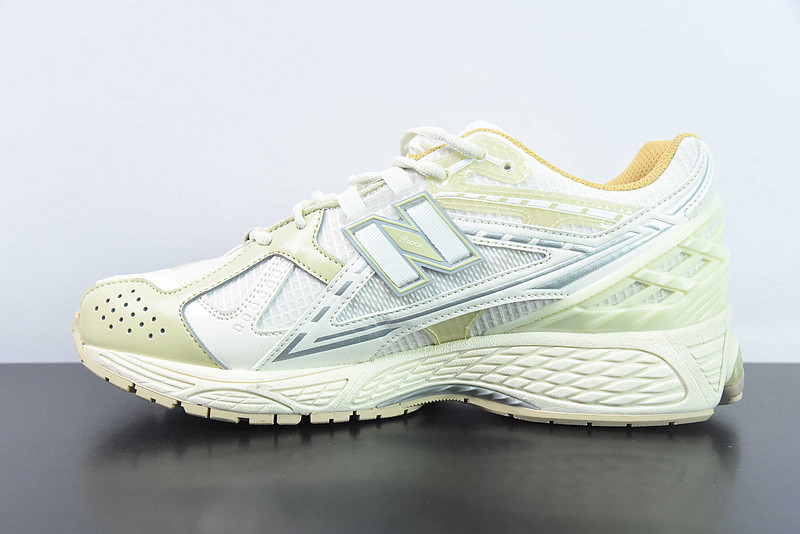 new balance sneaker