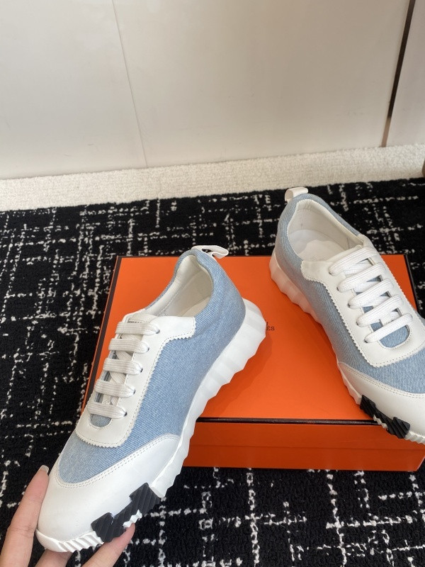 H**me5 sneaker