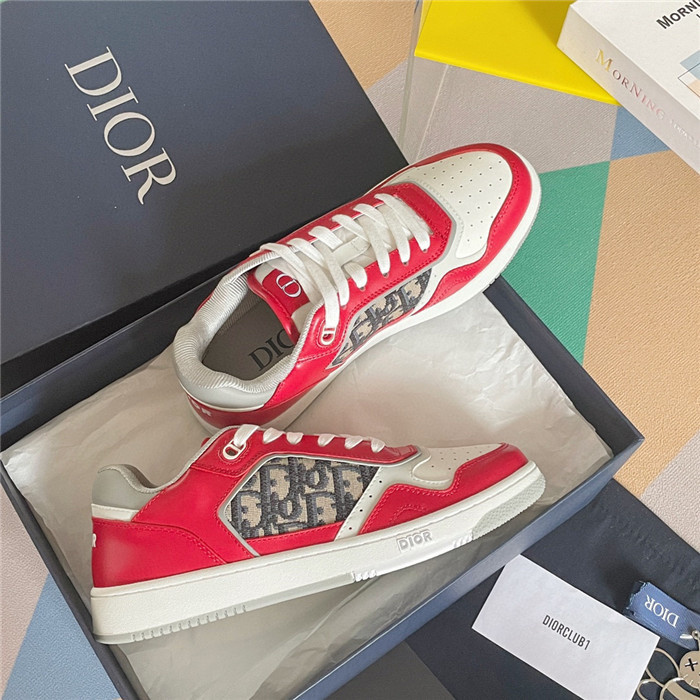 dio* sneaker