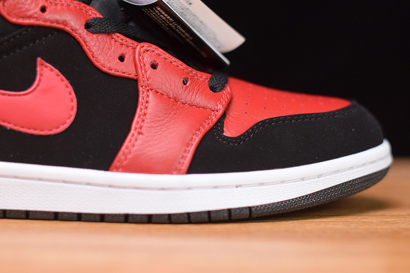 air jordan 1 mid "reverse bred" 554724-054