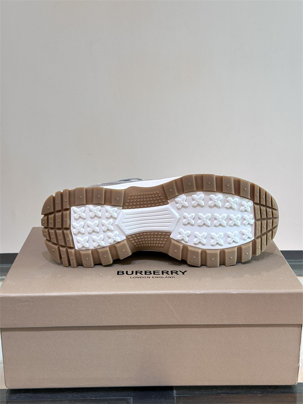 B**rry sneaker