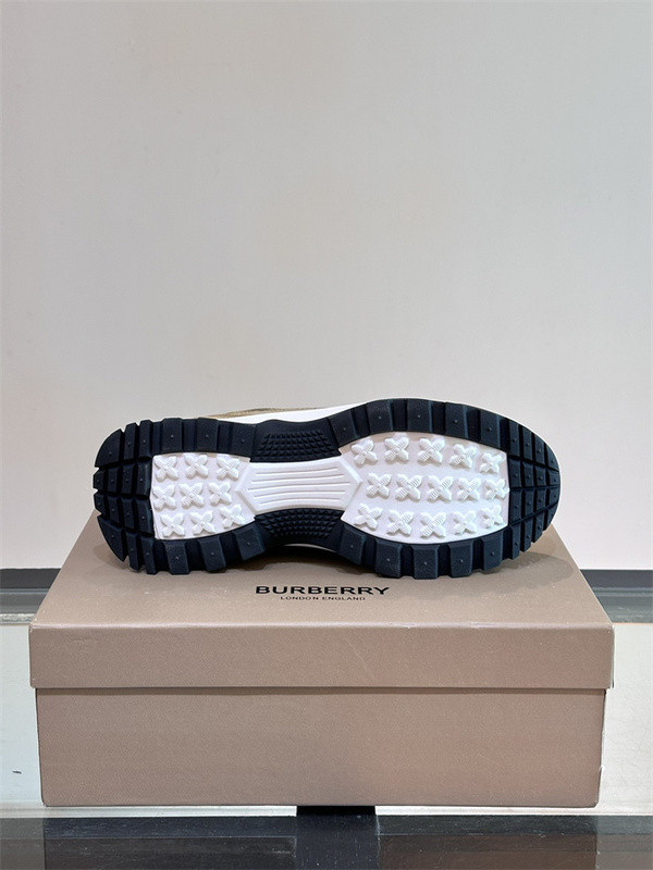 B**rry sneaker
